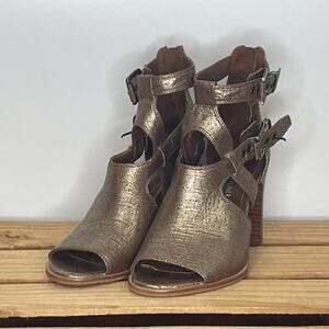 Donald J Pliner Ronnie leather heel sandals size 6M